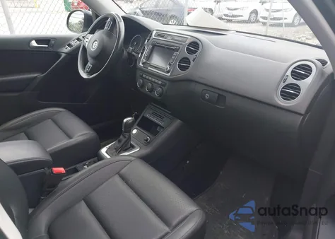 2017 Volkswagen Tiguan 2.0T Wolfsburg Edition из США, поврежденный, VIN WVGSV7AX3HK037795